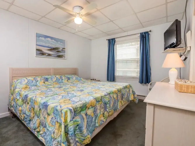 46th St Windjammer 302 1Br Condo