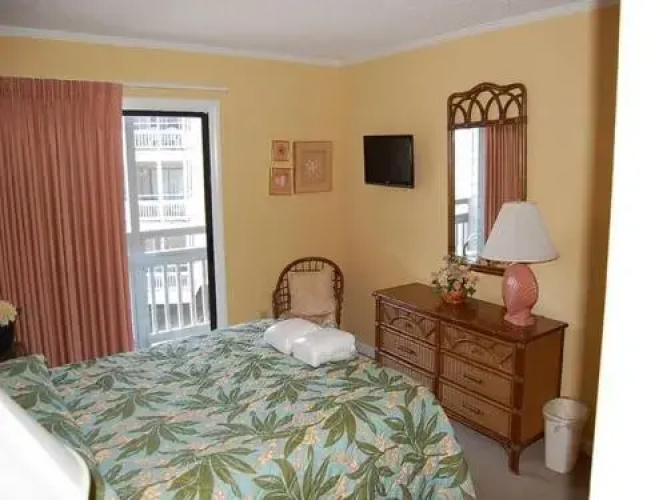 Pelican's Landing 208 - 3 Br Condo