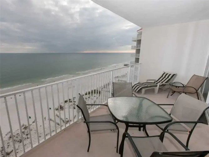 Lighthouse 1112 - 2 Br condo by RedAwning