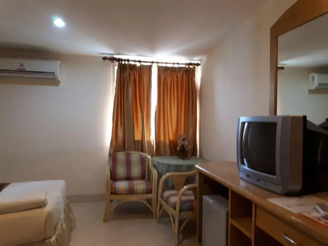 Limelight Guest House and Pub