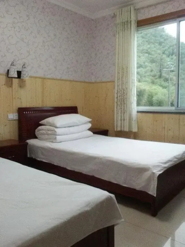 Anji Mingquan Hotel