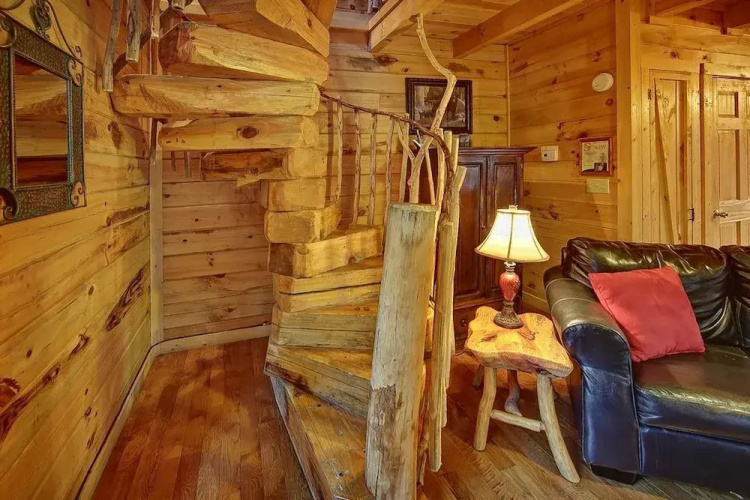 Creekside Hideaway