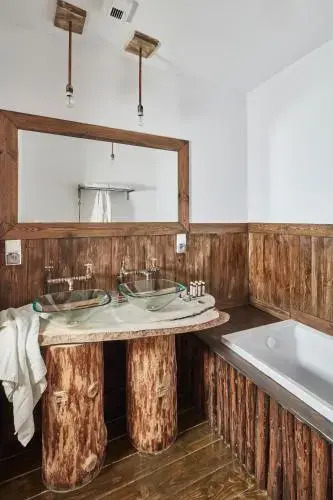 No Name Luxury Hotel & SpaOver view