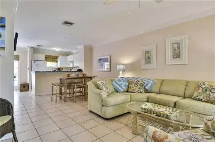 Breezy Bungalow (Townhouse)