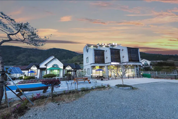 Yeosu Gold Light Pension