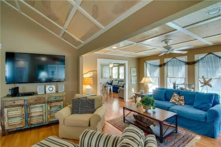 54th Avenue 16 by RedAwning