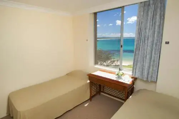 Beachpoint, Unit 401, 28 North Street
