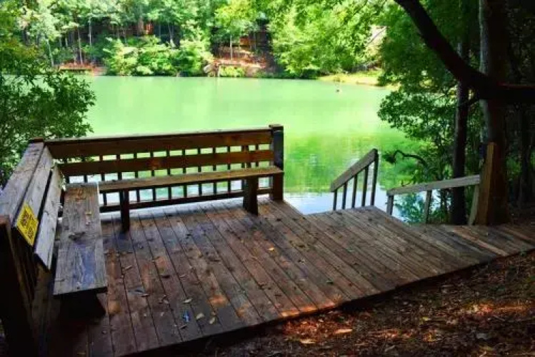 Mountain Lake Hideaway