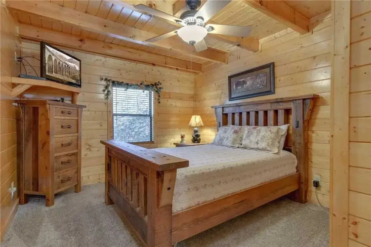 Grin and Bear It - Three Bedroom Cabin