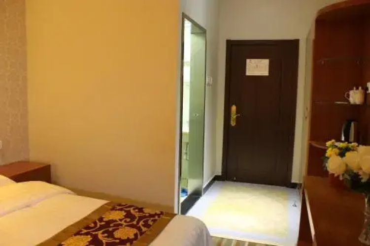 169 Business Hotel