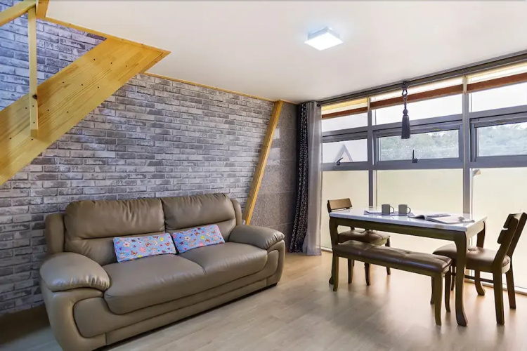 Yeosu Gold Light Pension