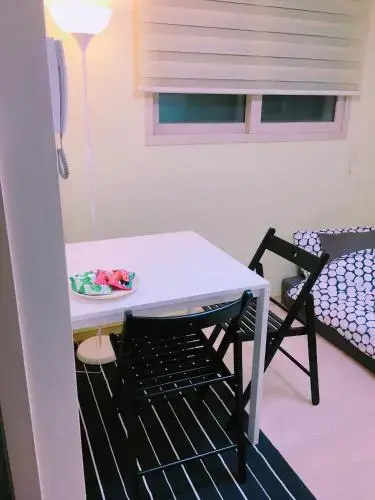 Janet's Apple House