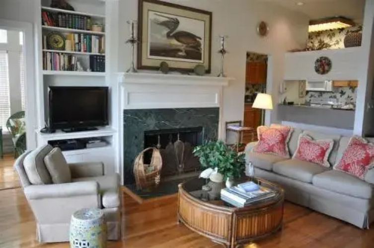 #405 Lazy Daze - 3 Br villa by RedAwning