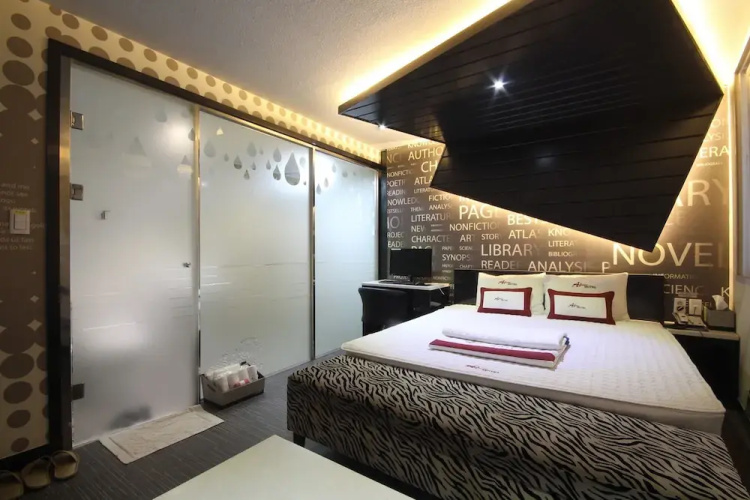 A Plus Hotel