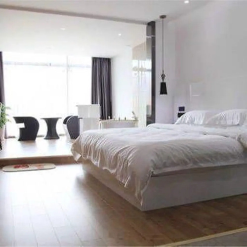 Young Hotel
