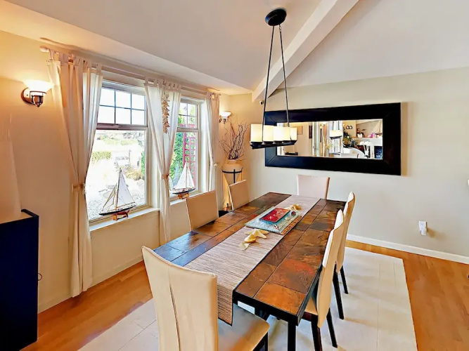 2254 Mariners Way Home