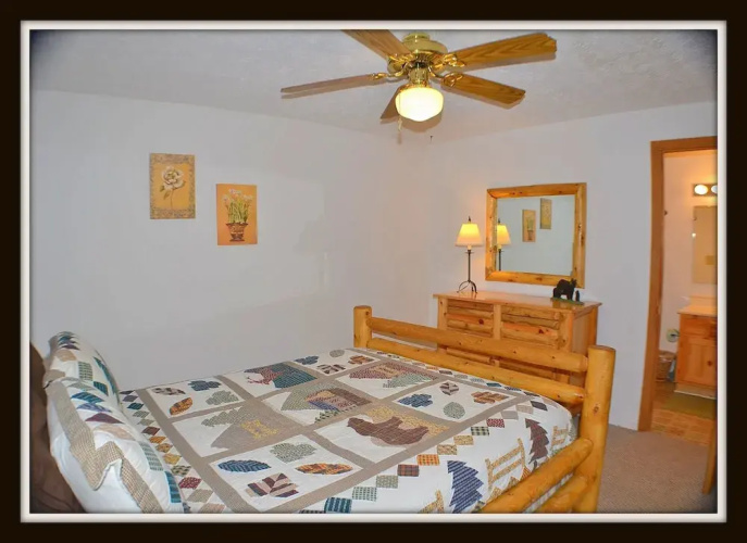 Heaven's Cove - 2 Br cabin by RedAwning