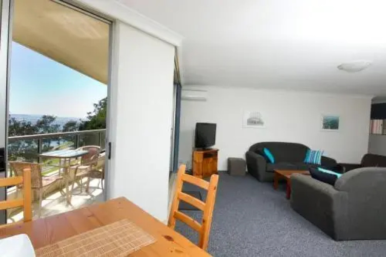 Beachpoint, Unit 303, 28 North Street