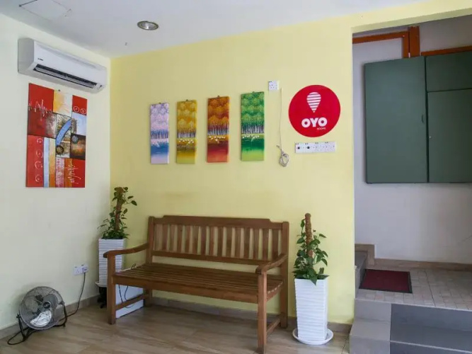OYO 172 Spring Hotel