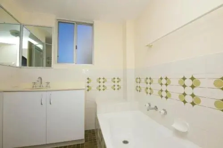 Beachpoint, Unit 401, 28 North Street