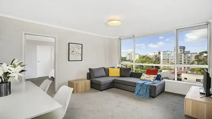 The Apartment Service RAND3