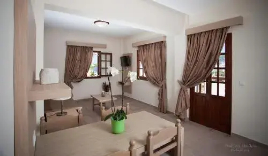 Aphrodite Luxury Studios & Apartments