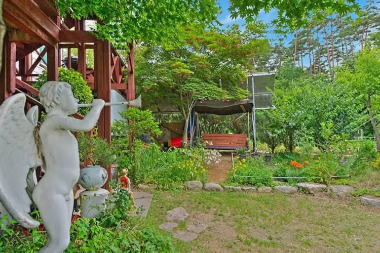 Yangyang Yemoeyson Pada Pension