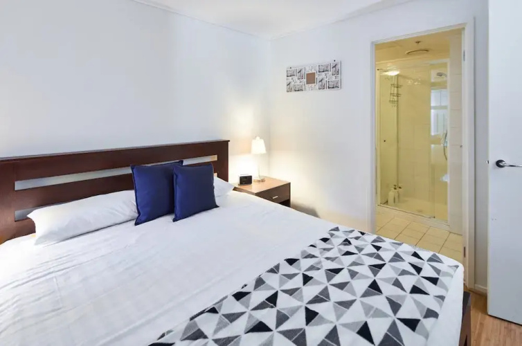 2 Bed/2 Bath Apt, Amazing Location!