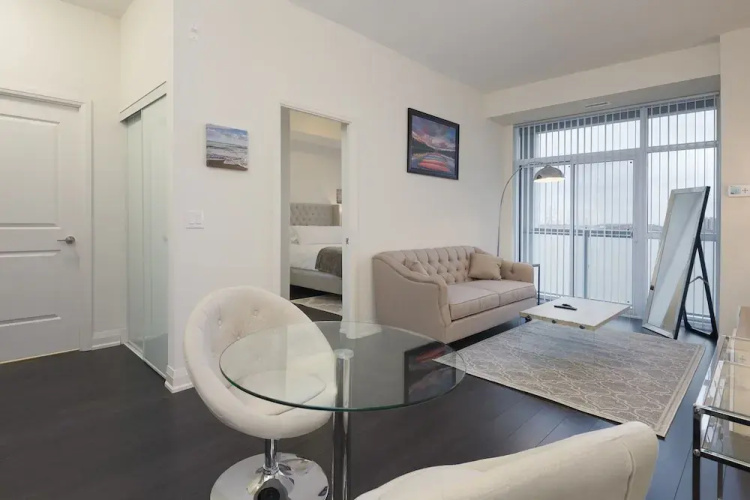 Diamond Vacation Homes - Bayview Avenue