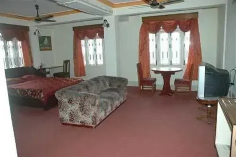 Hotel Golmaheem