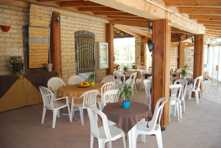 Neeton Noto Bed & Breakfast