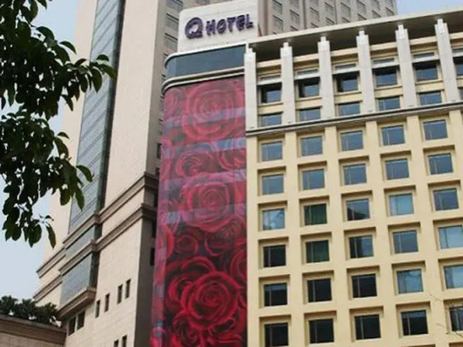 Q Hotel