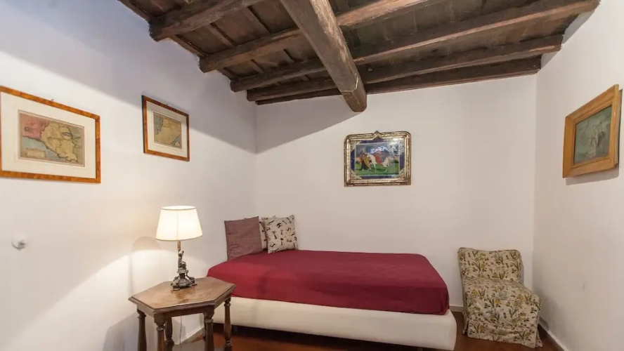 Rental in Rome Arco Ciambella Studio
