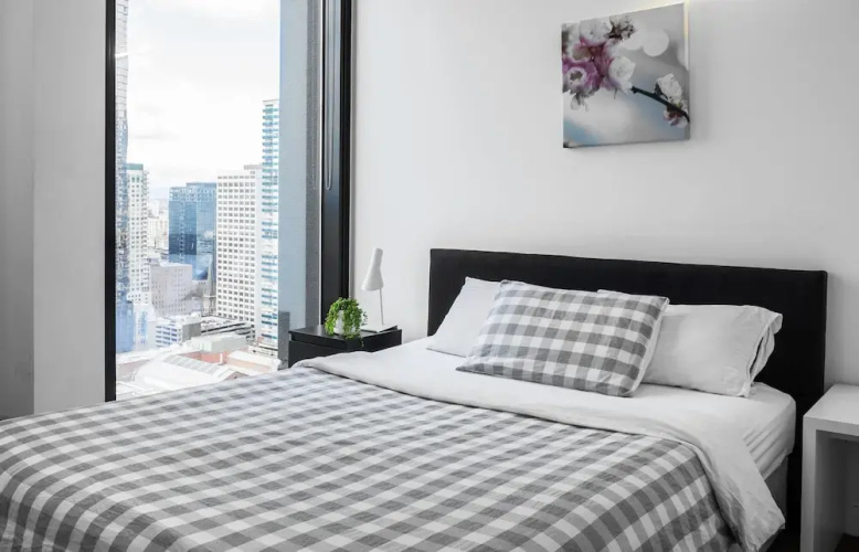 Roomerang at Abeckett Tower 31