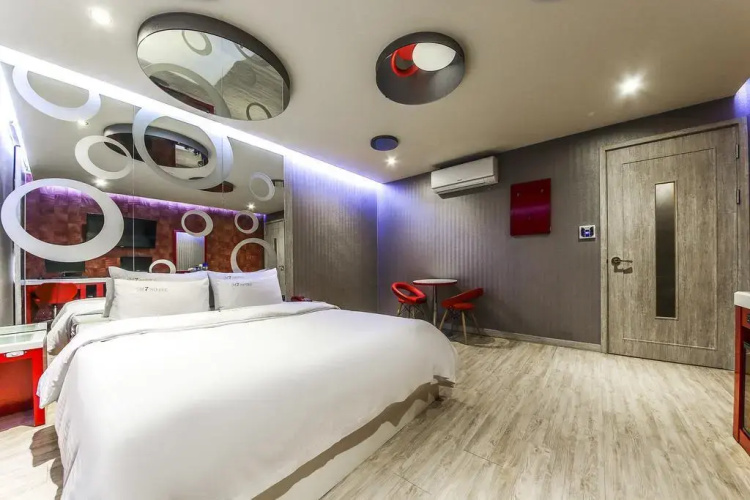 M7 Hotel