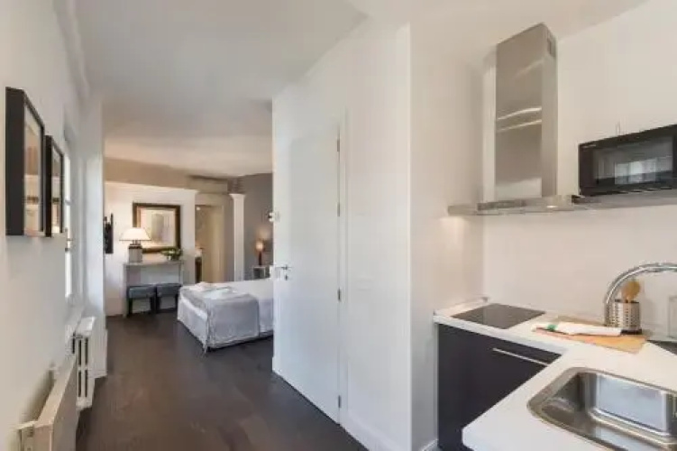 Suite & Room