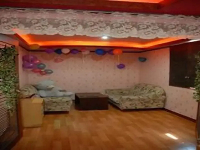 Cloud 9 Hotel