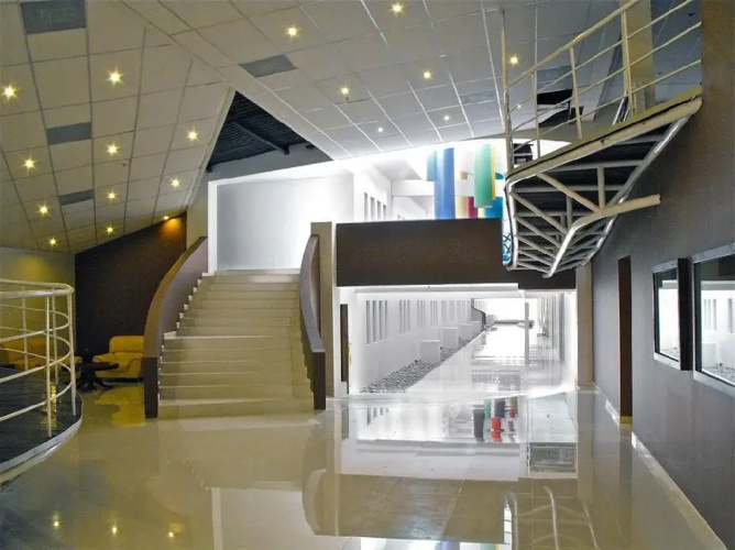 The L Hotel