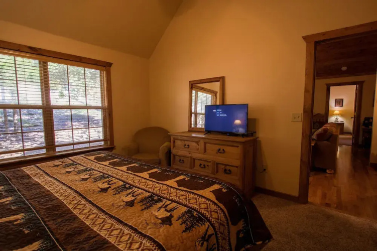 Lazy Pines Lodge by RedAwning