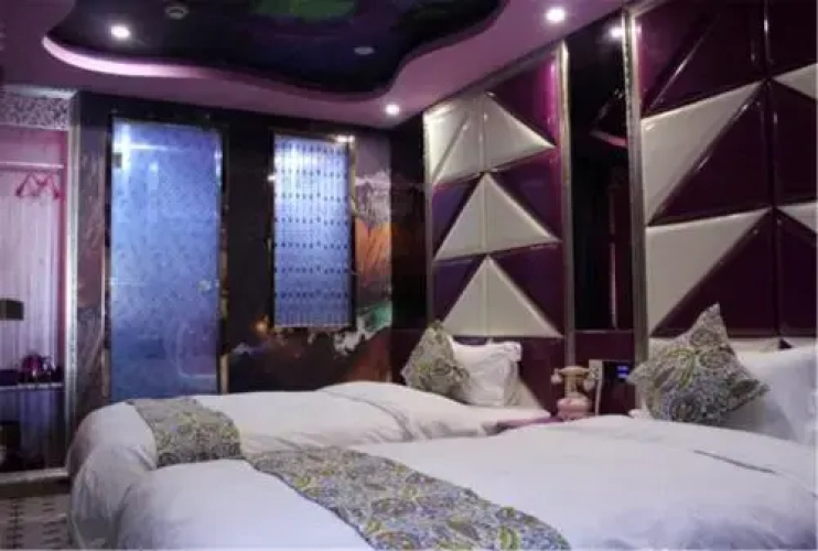 Yaliang Theme Hotel