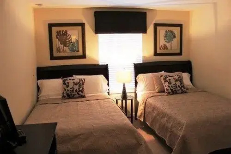 Captain Hook's Haven - 4 Br townhouse by RedAwning