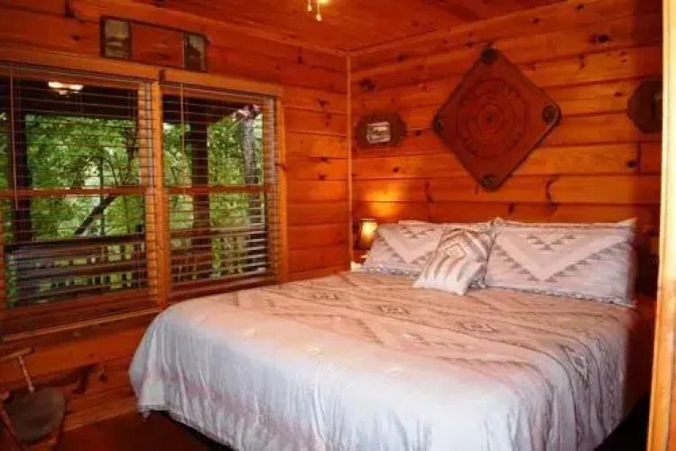 Mountain Lake Hideaway