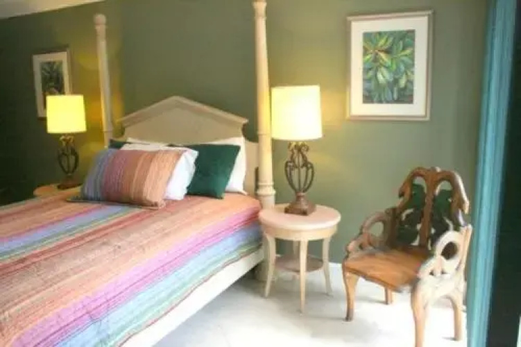 Beachfront Condo HAS Pool View 2/2 FOR 7 Pool