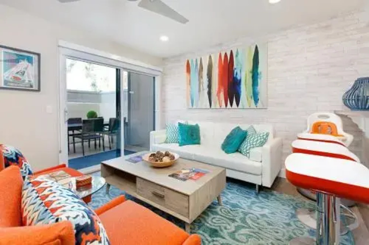Walnut Apartment 1371 Condo
