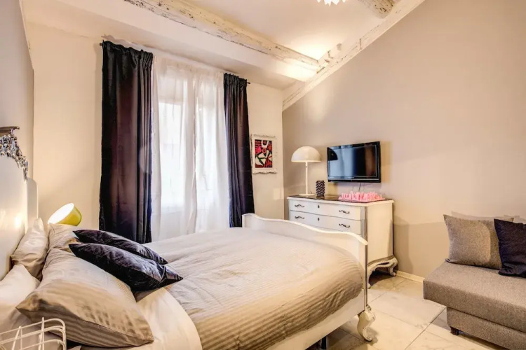 Cialdini Inn