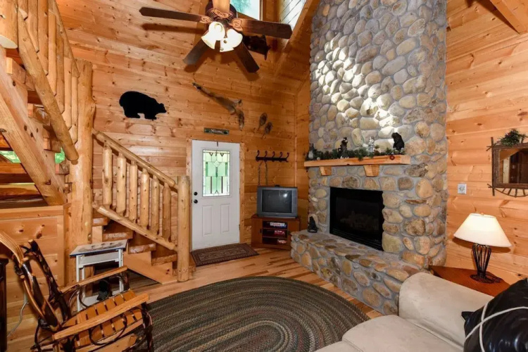 Crestview - 2 Br home by RedAwning