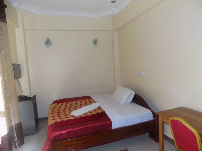 Machare British Hotel