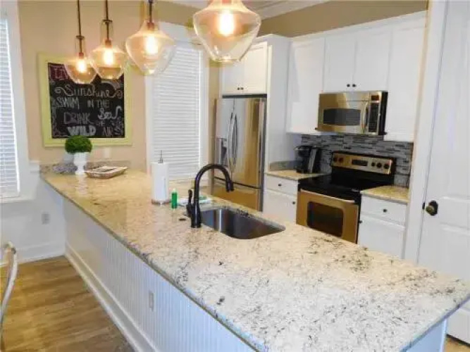 2491 Bungalo - 4 Br home by RedAwning