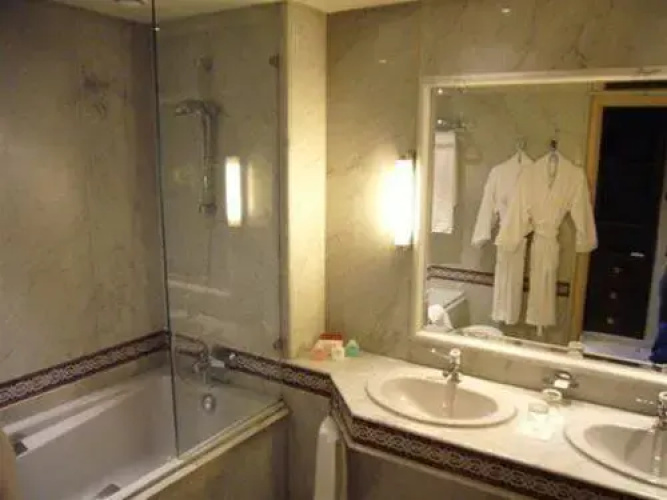 Crystal Rose Hotel