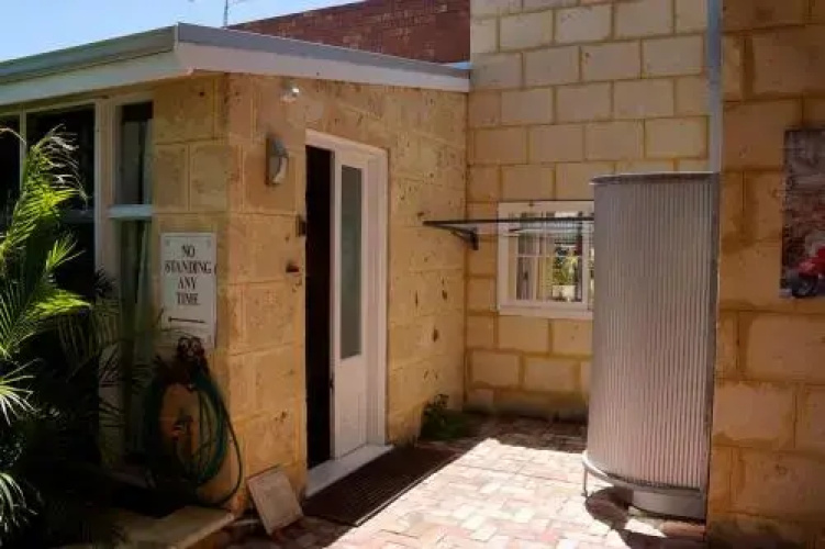 Green Door Cottage and Studio